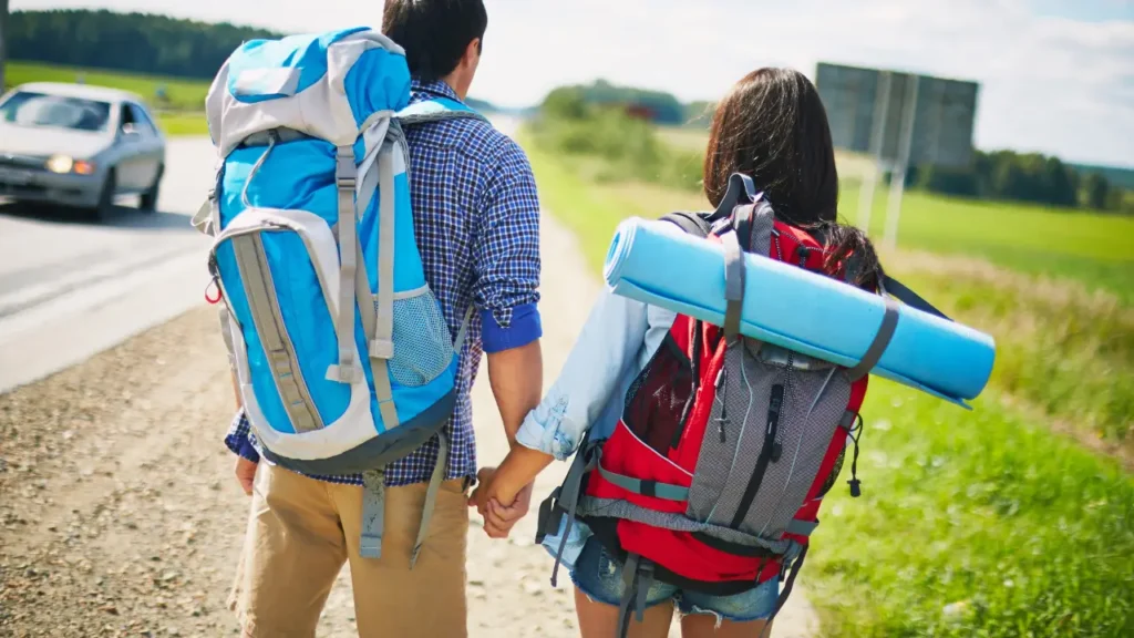 Que faire de son logement avant de partir en tour du monde - couple qui part en tour du monde